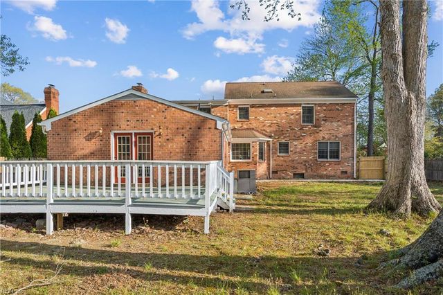 13 Estate DR, Hampton, VA 23666