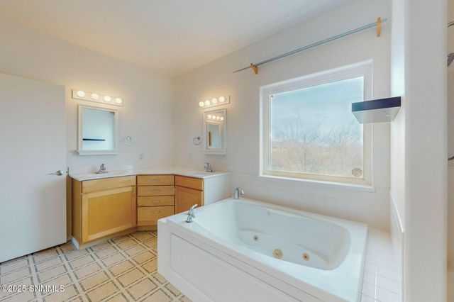 5075 Chaparrita Court, Las Cruces, NM 88011