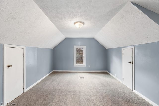 594 Columbia Avenue, Akron, OH 44310