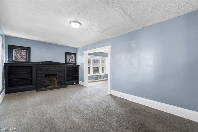 594 Columbia Avenue, Akron, OH 44310