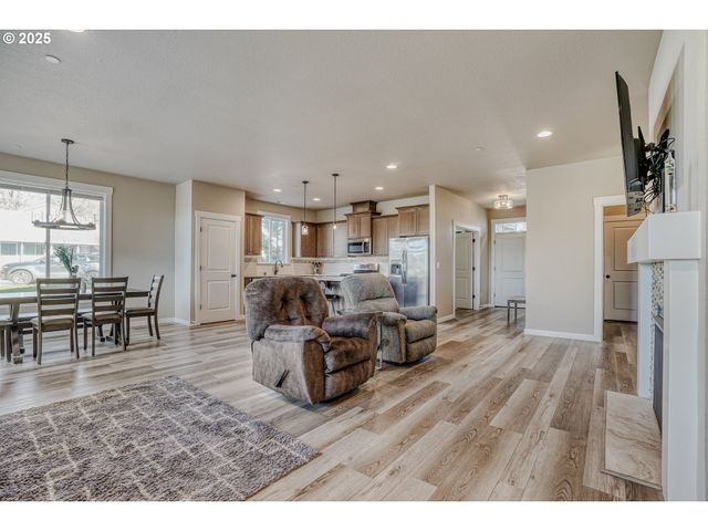 1651 52ND Ct, Washougal, WA 98671