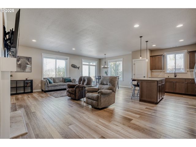 1651 52ND Ct, Washougal, WA 98671