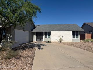 10213 E Sky Castle Way, Tucson, AZ 85730