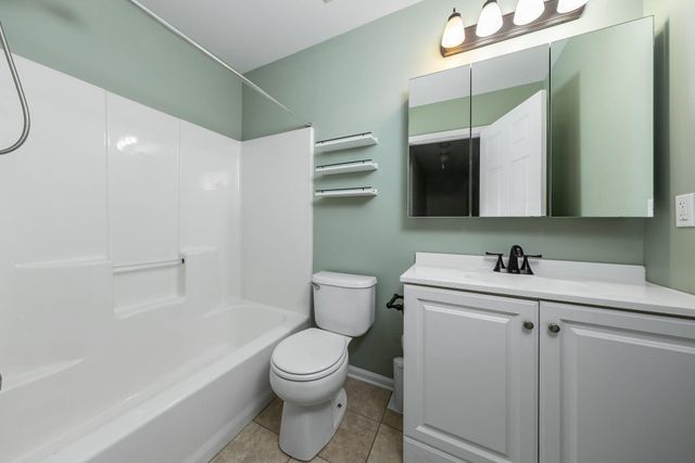 239 STRAWBRIDGE LN, Mullica Hill, NJ 08062