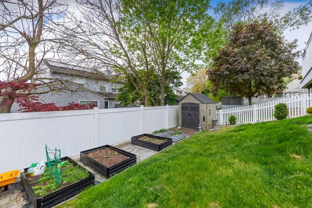 239 STRAWBRIDGE LN, Mullica Hill, NJ 08062