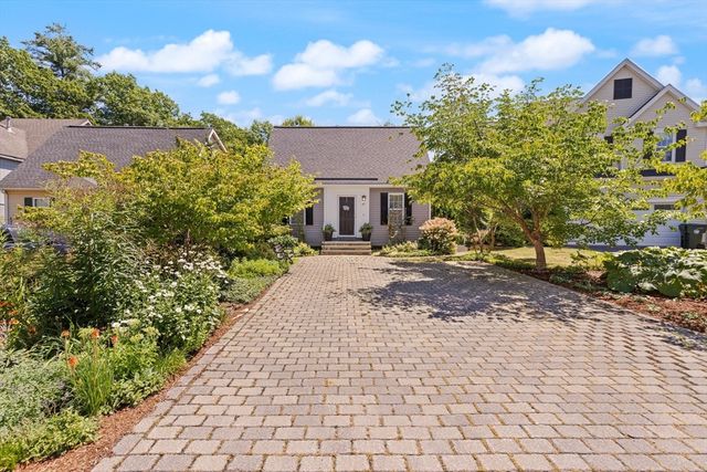 47 Lilac Cir 47, Marlborough, MA 01752
