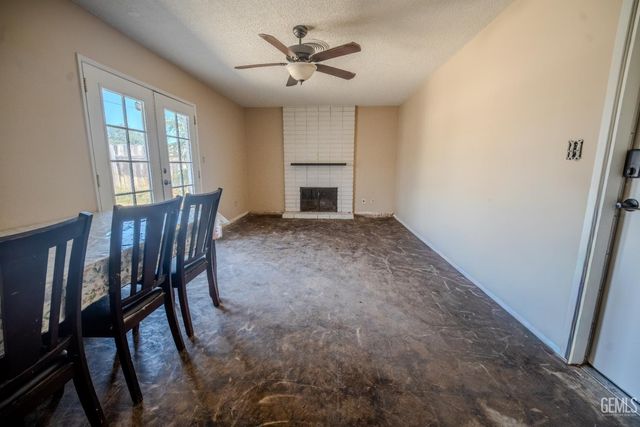 5105 Debby Street, Bakersfield, CA 93307