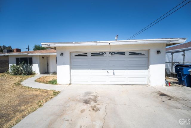 5105 Debby Street, Bakersfield, CA 93307