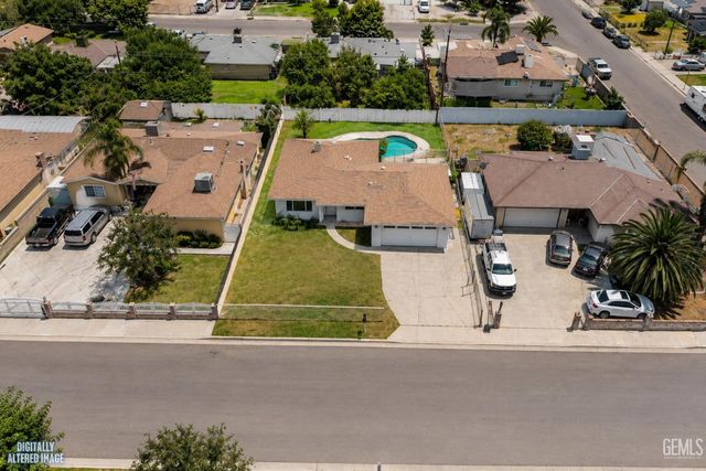5105 Debby Street, Bakersfield, CA 93307