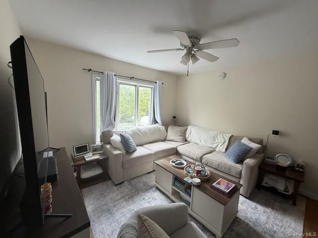 191 Birch Hill Rd 3, Locust Valley, NY 11560