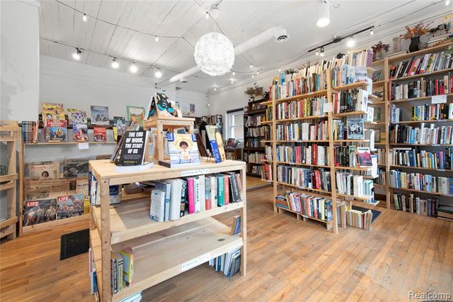 1417 Van Dyke Street, Detroit, MI 48214