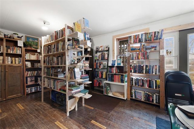 1417 Van Dyke Street, Detroit, MI 48214