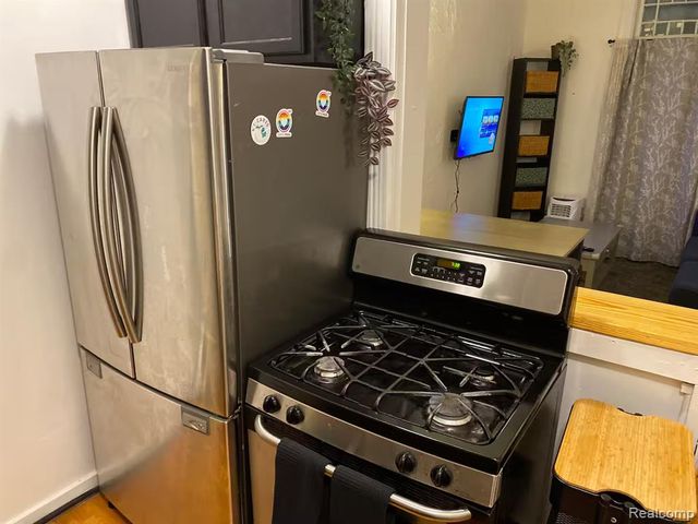 1417 Van Dyke Street, Detroit, MI 48214