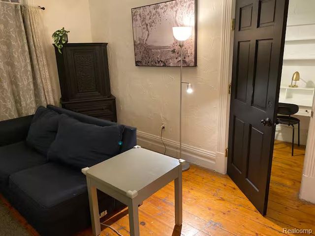 1417 Van Dyke Street, Detroit, MI 48214