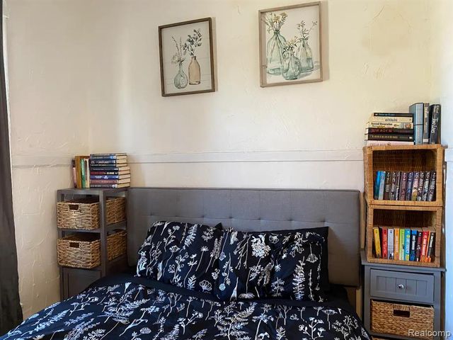 1417 Van Dyke Street, Detroit, MI 48214