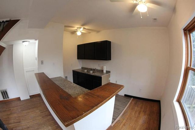 1417 Van Dyke Street, Detroit, MI 48214