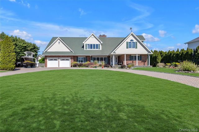 227 W Islip Road, West Islip, NY 11795