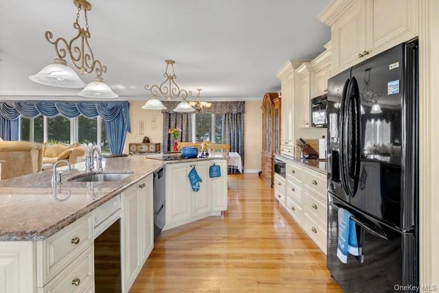 227 W Islip Road, West Islip, NY 11795
