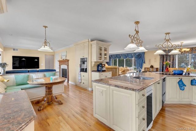 227 W Islip Road, West Islip, NY 11795