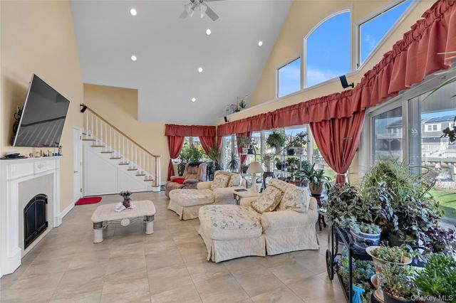 227 W Islip Road, West Islip, NY 11795