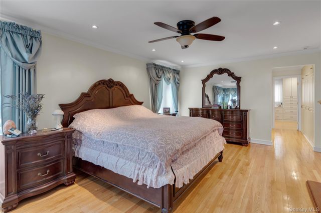227 W Islip Road, West Islip, NY 11795