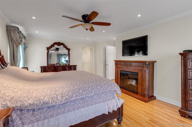 227 W Islip Road, West Islip, NY 11795