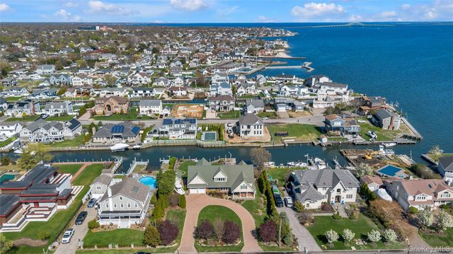 227 W Islip Road, West Islip, NY 11795