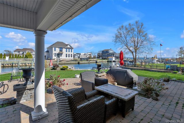 227 W Islip Road, West Islip, NY 11795