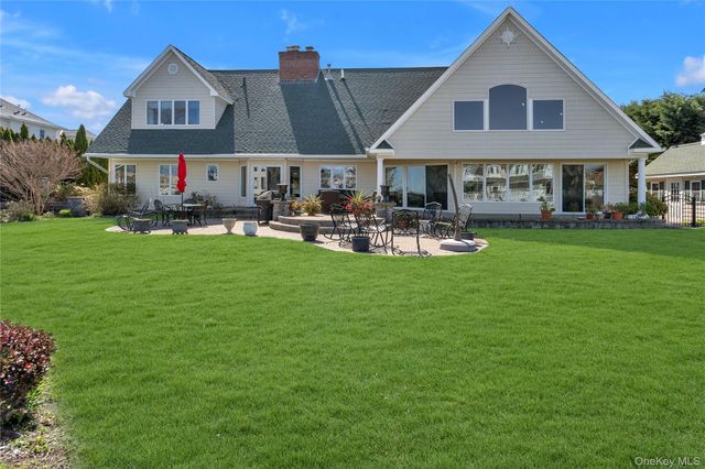 227 W Islip Road, West Islip, NY 11795