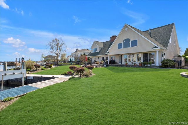 227 W Islip Road, West Islip, NY 11795