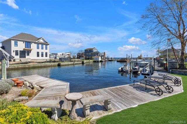 227 W Islip Road, West Islip, NY 11795