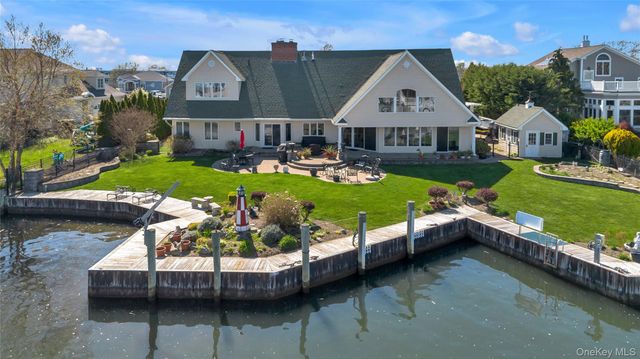 227 W Islip Road, West Islip, NY 11795