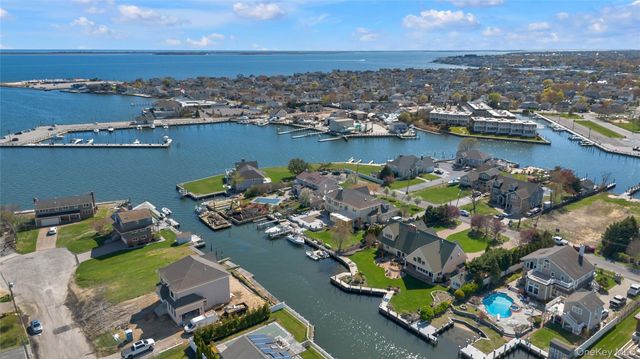 227 W Islip Road, West Islip, NY 11795