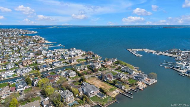 227 W Islip Road, West Islip, NY 11795