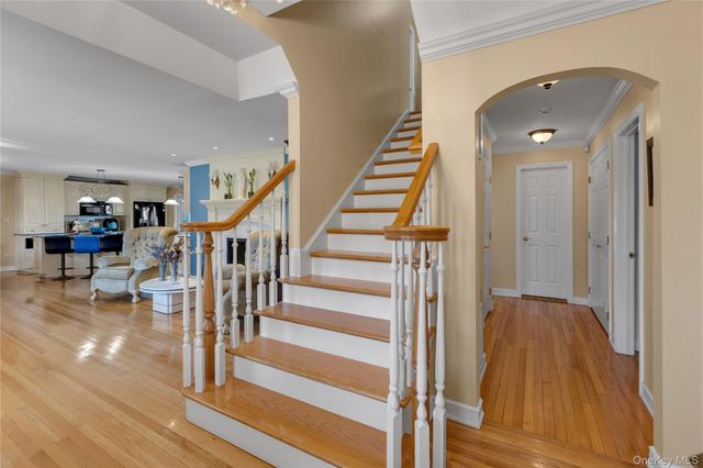 227 W Islip Road, West Islip, NY 11795