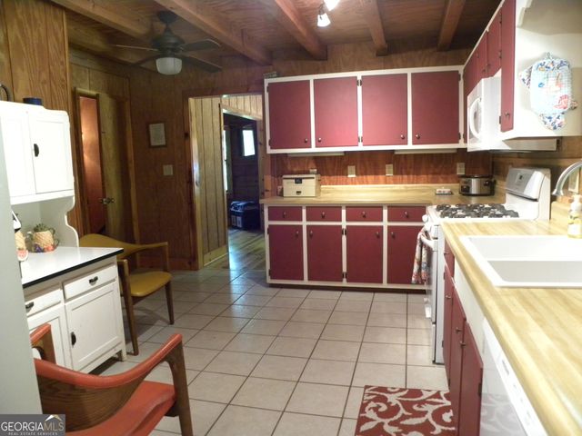 153 Will Zoellner Lane, Mountain City, GA 30525