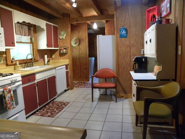 153 Will Zoellner Lane, Mountain City, GA 30525