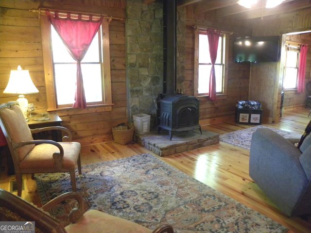 153 Will Zoellner Lane, Mountain City, GA 30525
