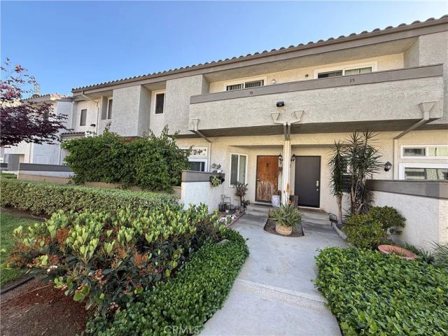 38 Brownfield Lane, Pomona, CA 91766