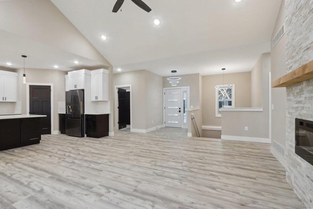 228 Falcon Court, Sauk City, WI 53583