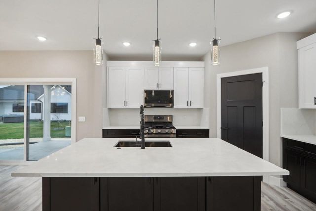 228 Falcon Court, Sauk City, WI 53583