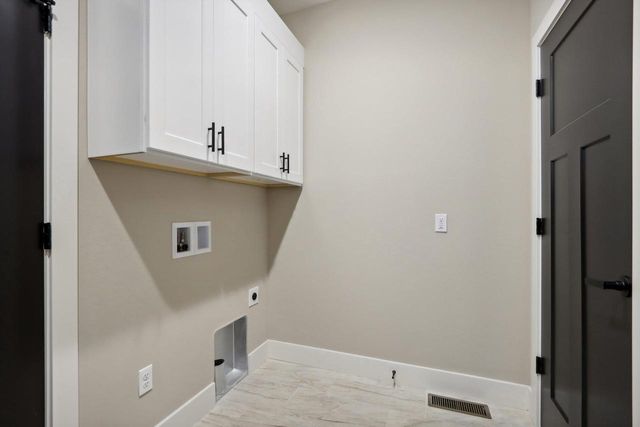 228 Falcon Court, Sauk City, WI 53583