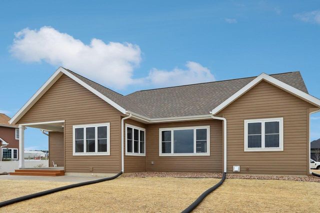 228 Falcon Court, Sauk City, WI 53583