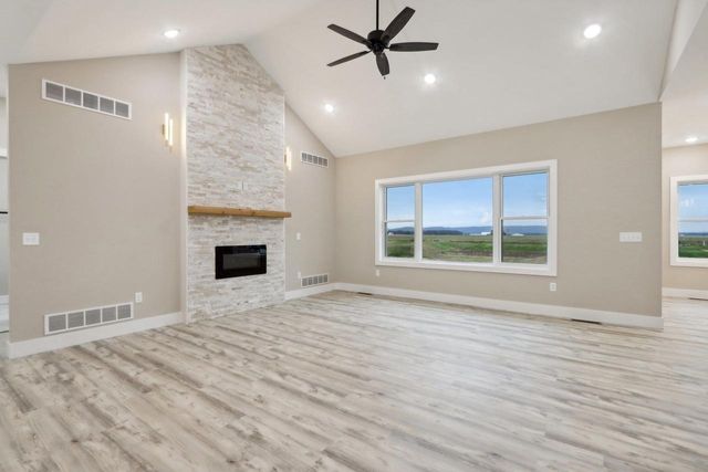 228 Falcon Court, Sauk City, WI 53583