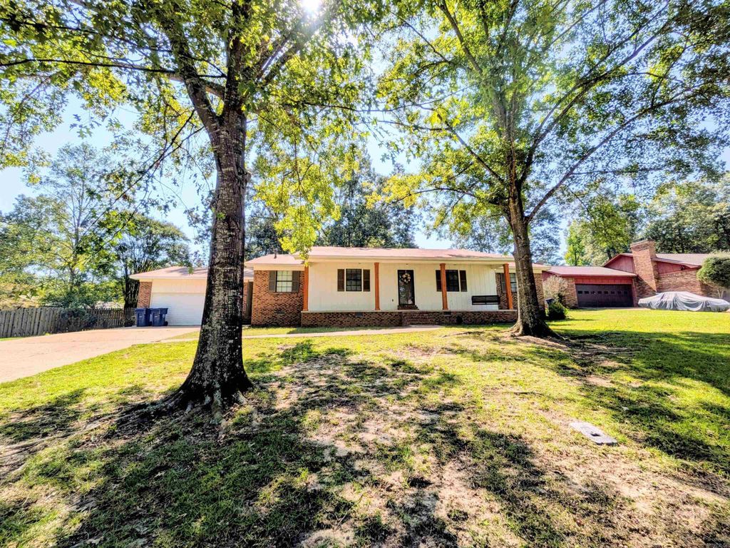 1077 Toltec Street, Camden, AR 71701