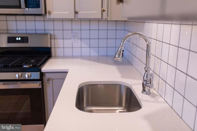 449 W KING ST, Lancaster, PA 17603