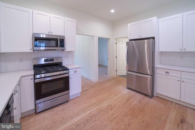 449 W KING ST, Lancaster, PA 17603