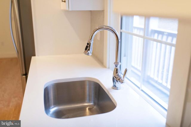 449 W KING ST, Lancaster, PA 17603