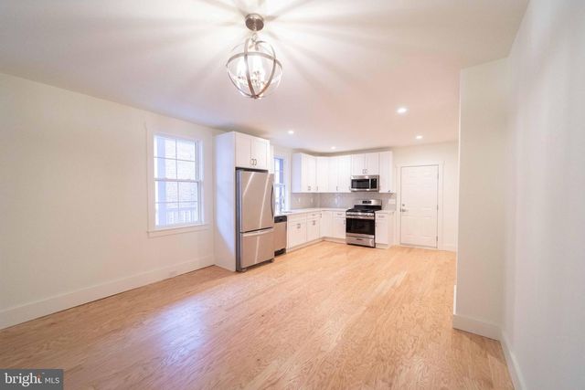 449 W KING ST, Lancaster, PA 17603