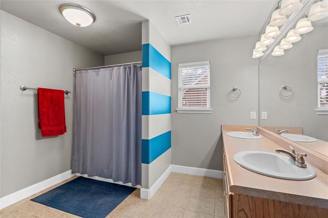 1 Buckden Lane, Bella Vista, AR 72715